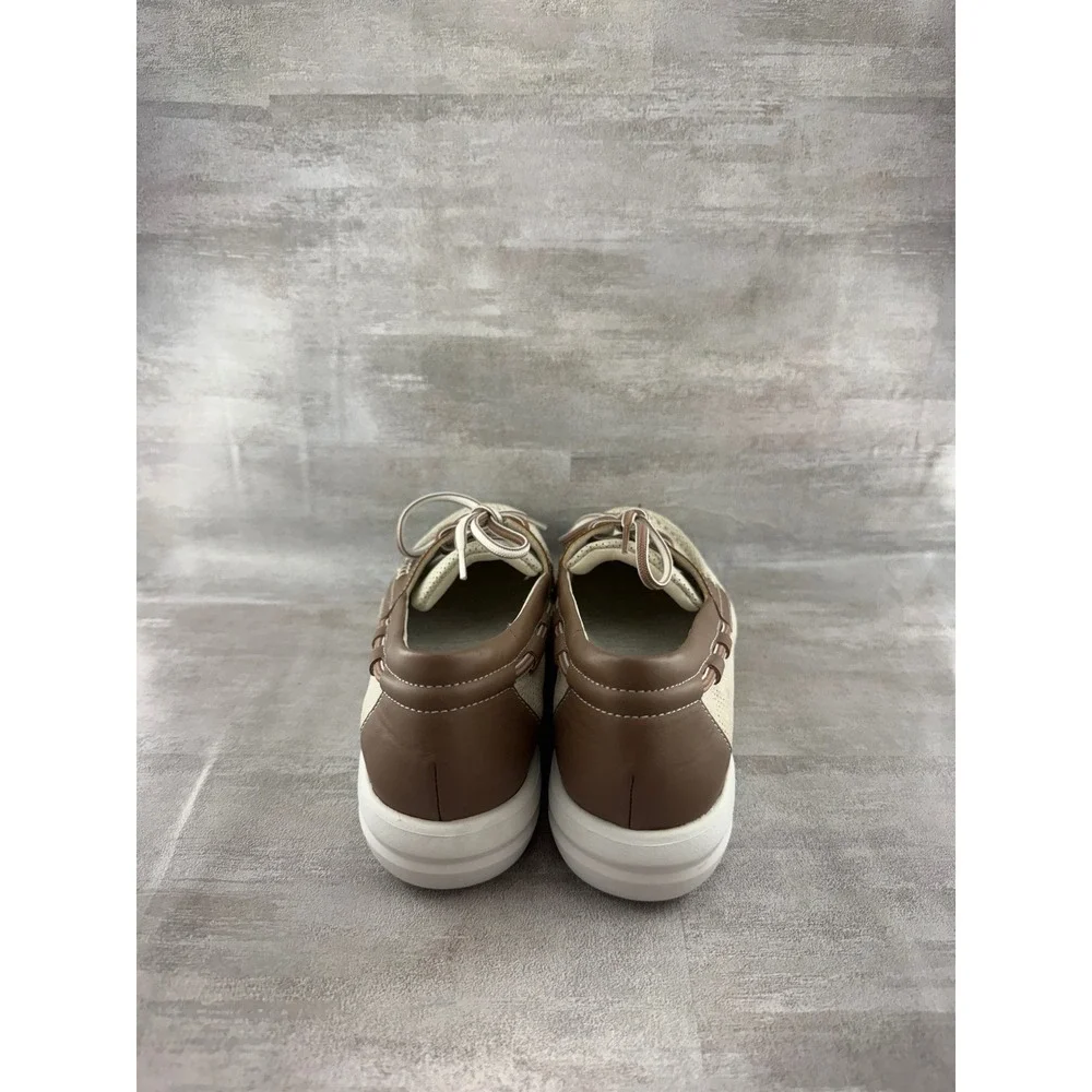 Clarks Cloudsteppers Women Boat Shoes Cream Brown Loafers 261260304060 Size 8.5M